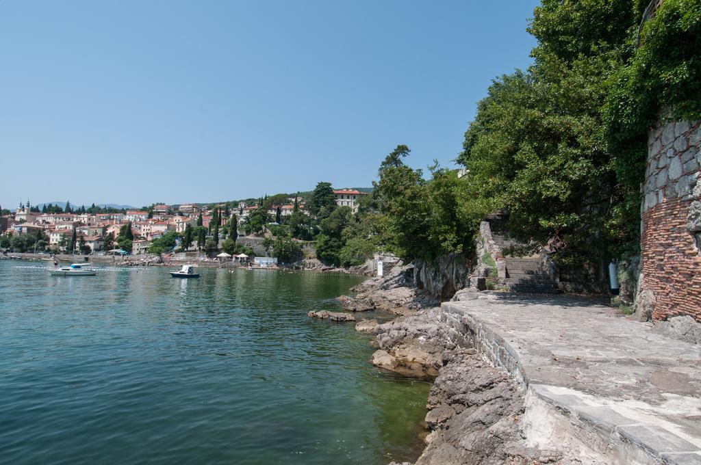 Apartment Villa Minach Волоско Екстериор снимка